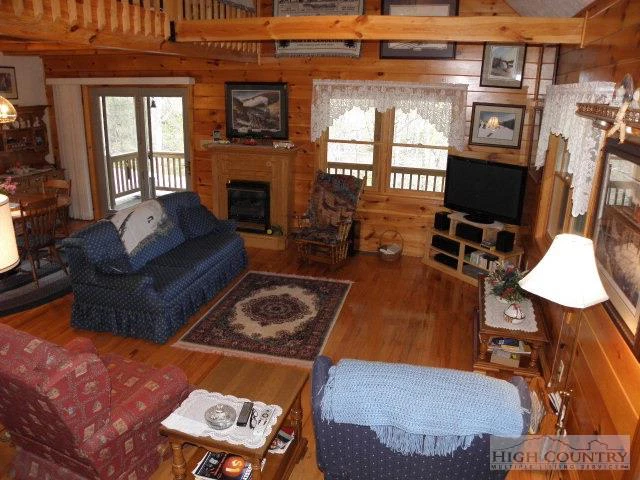 Image number 21 for the current listing