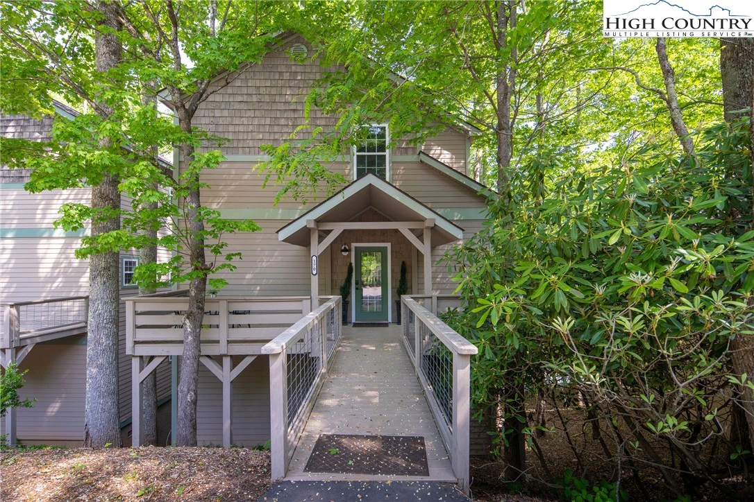 Image number 1 for the current listing