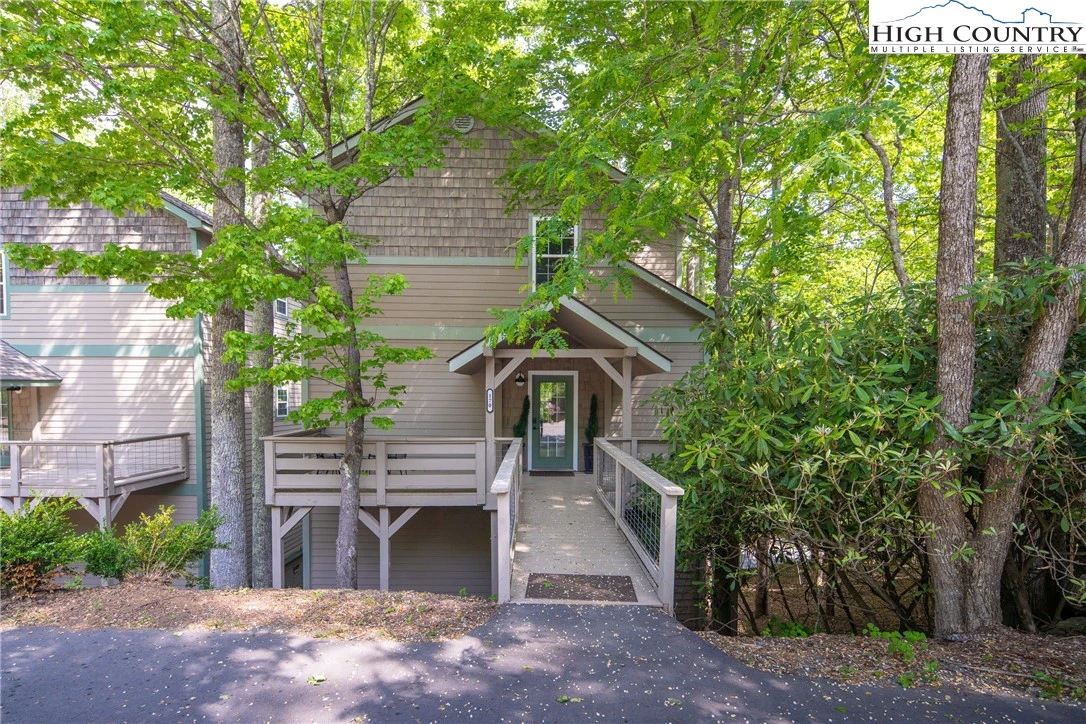 Image number 17 for the current listing