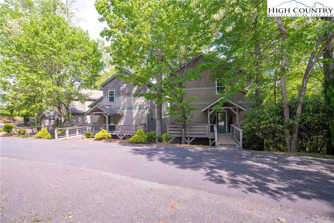 Image number 18 for the current listing