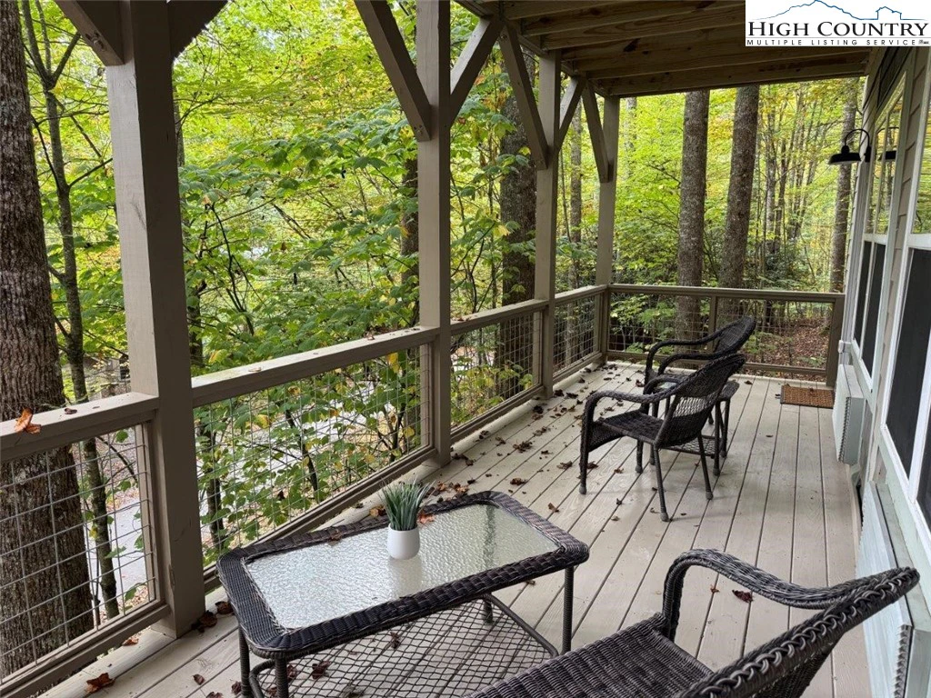 Image number 16 for the current listing