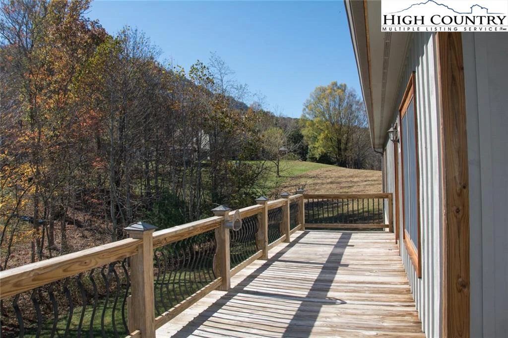 Image number 4 for the current listing