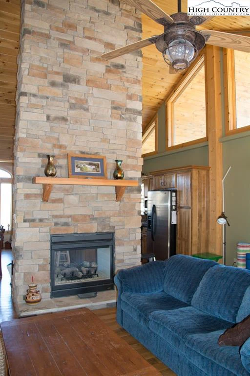 Image number 12 for the current listing