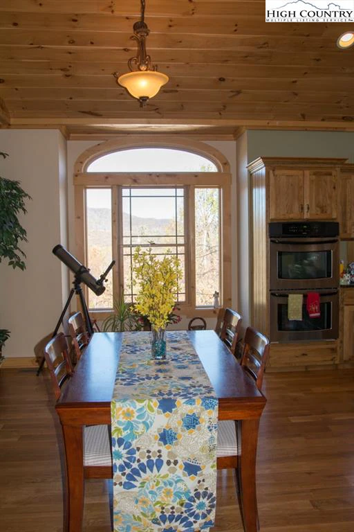 Image number 10 for the current listing