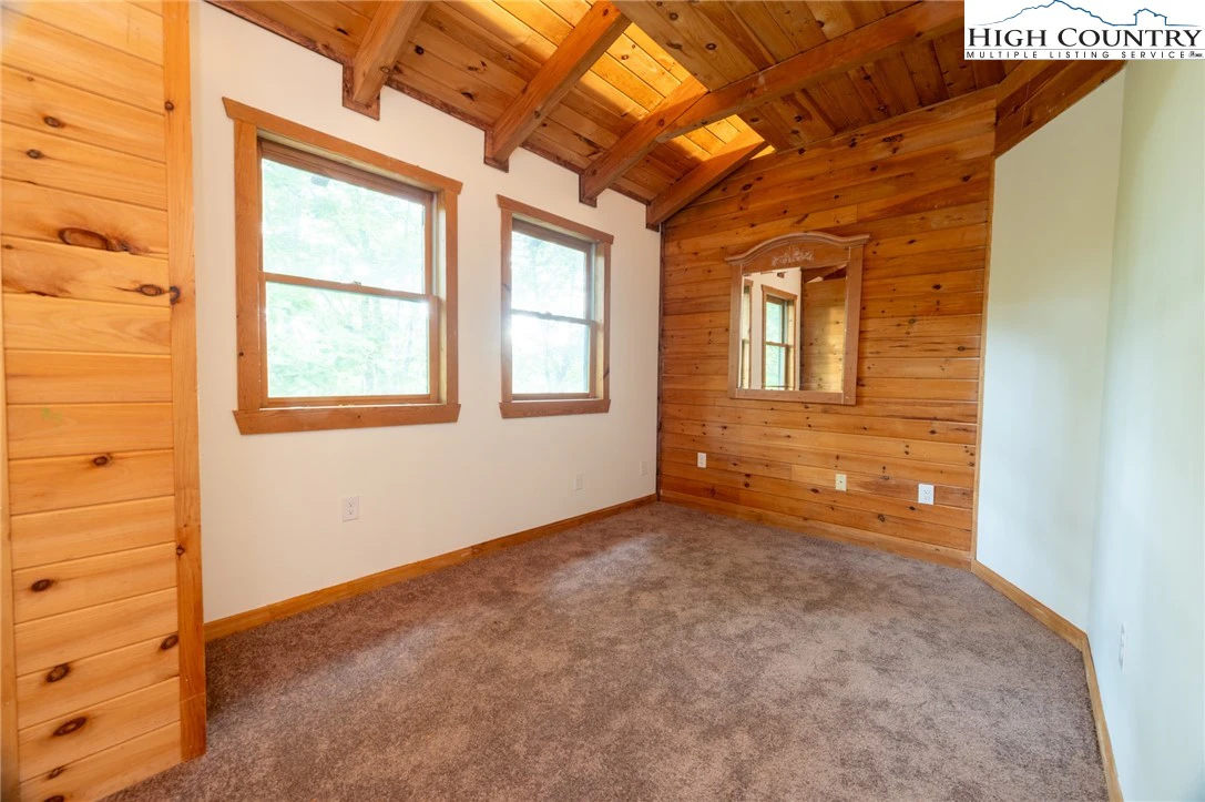 Image number 3 for the current listing