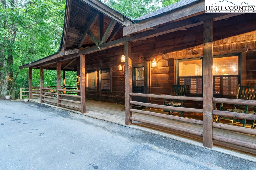 Image number 15 for the current listing