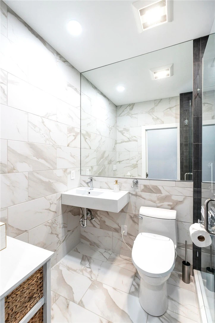 Image number 6 for the current listing