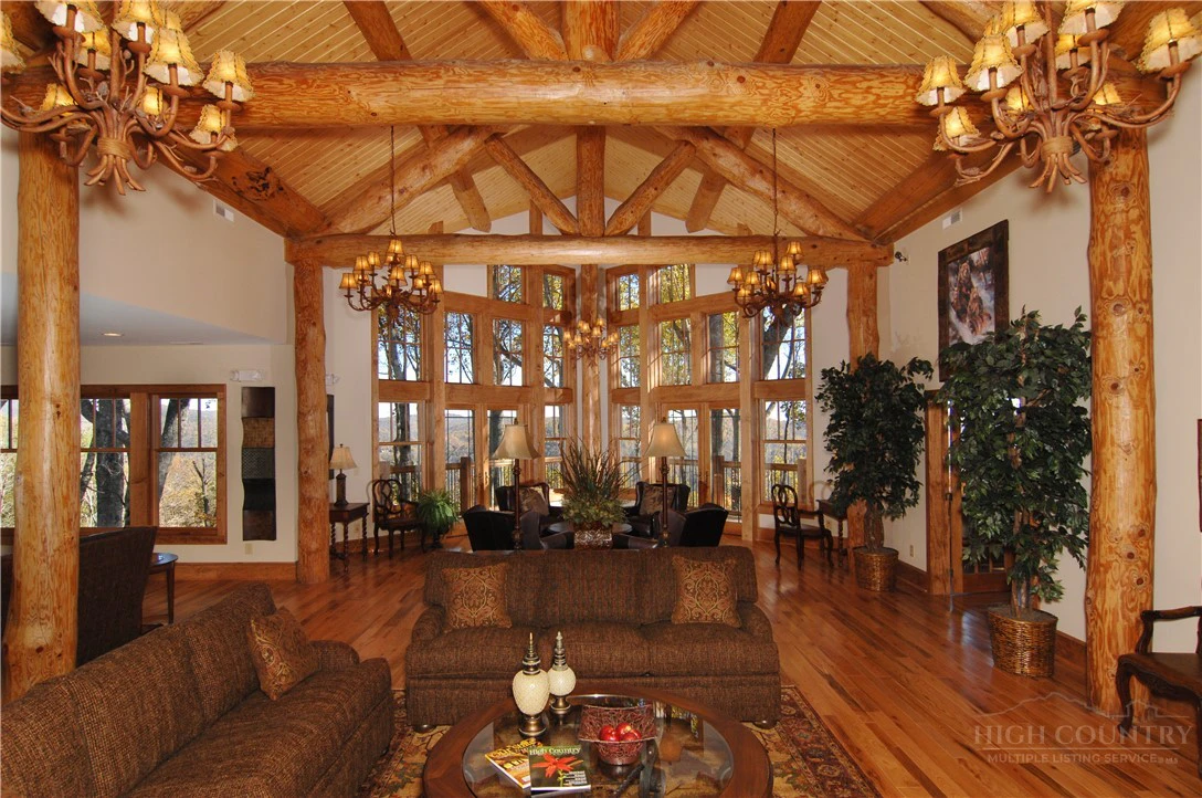 Image number 14 for the current listing