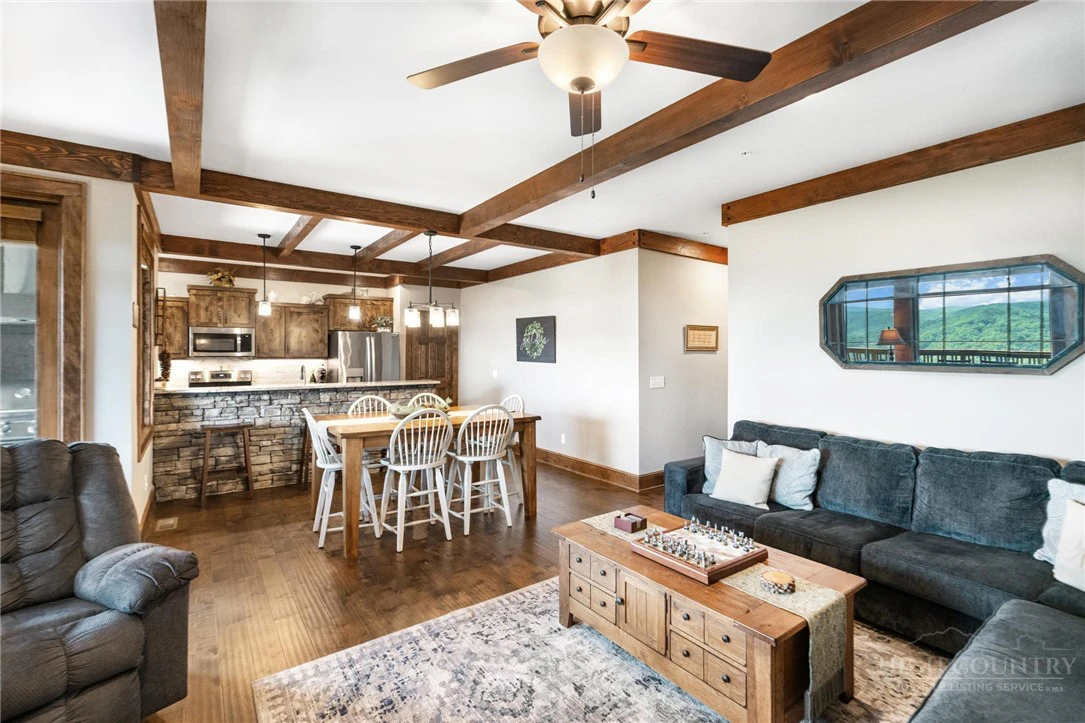 Image number 6 for the current listing