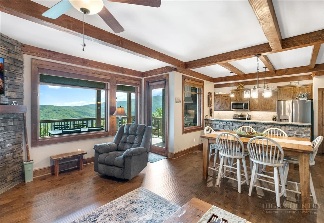 Image number 7 for the current listing