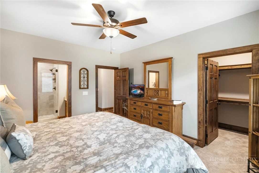 Image number 21 for the current listing