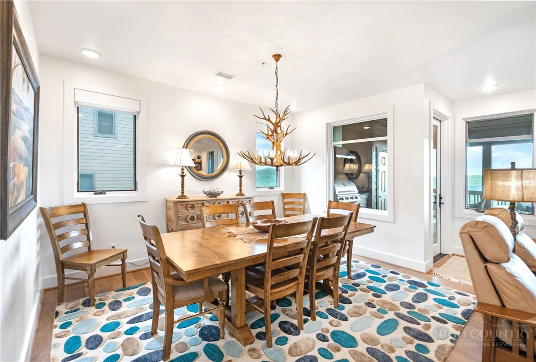 Image number 7 for the current listing