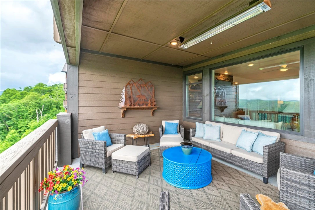 Image number 12 for the current listing