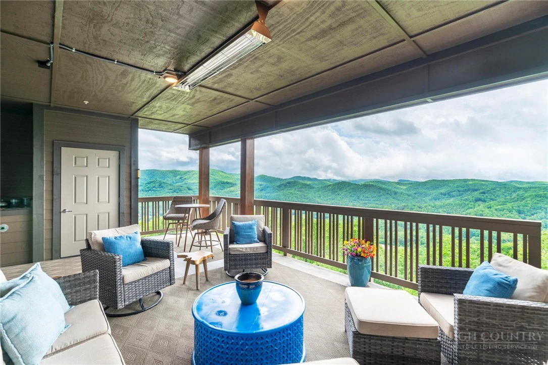 Image number 14 for the current listing