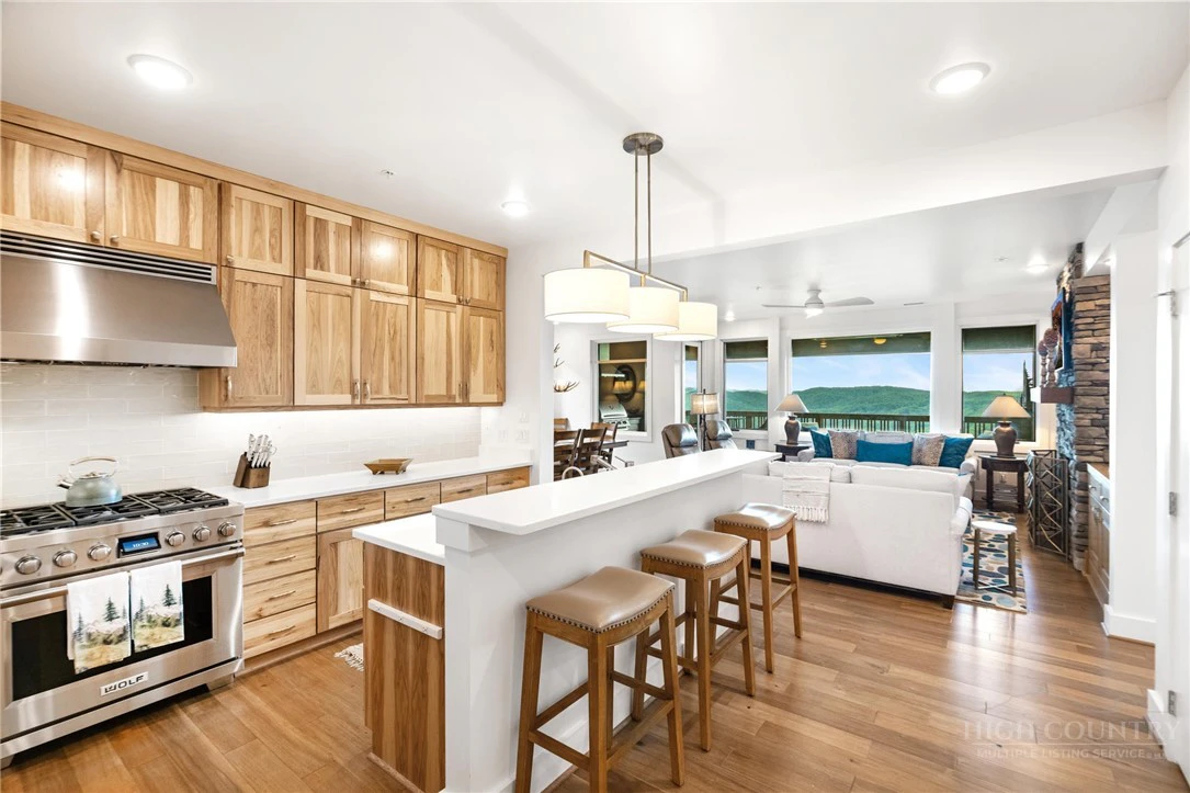 Image number 18 for the current listing