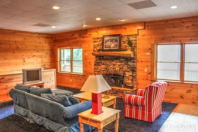 Image number 5 for the current listing