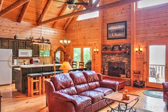 Image number 14 for the current listing