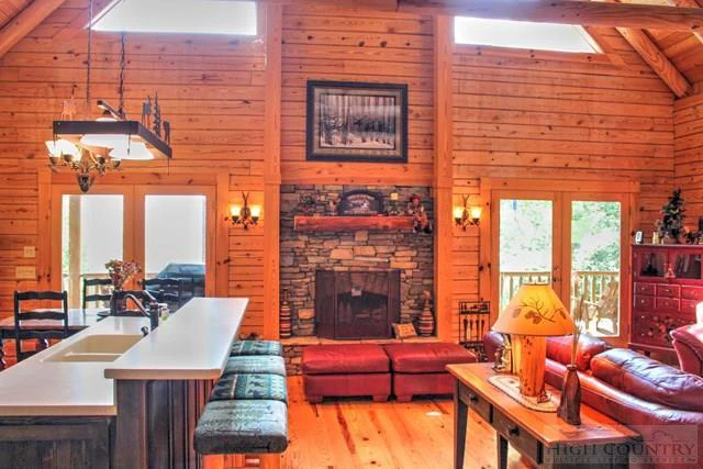 Image number 20 for the current listing