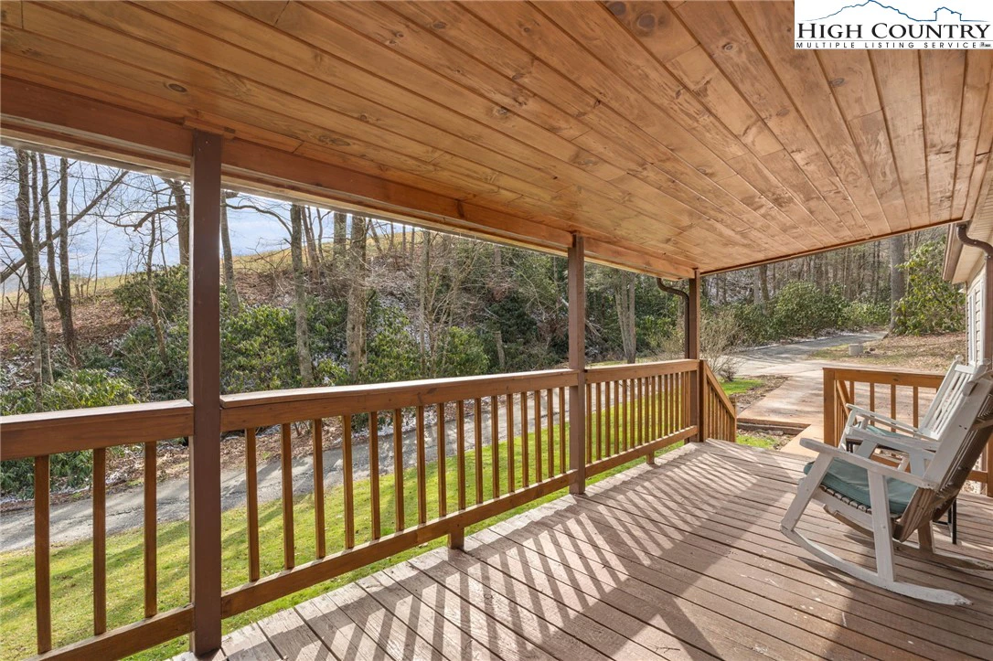 Image number 9 for the current listing