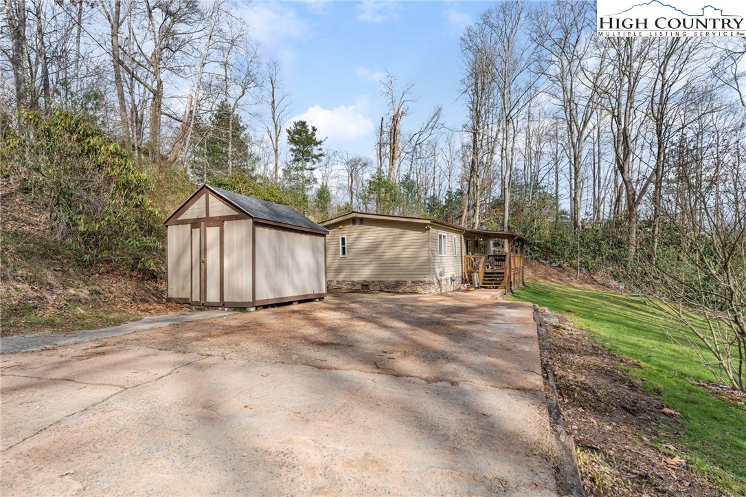 Image number 2 for the current listing