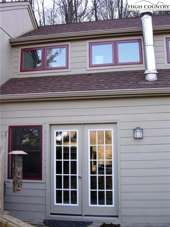Image number 1 for the current listing