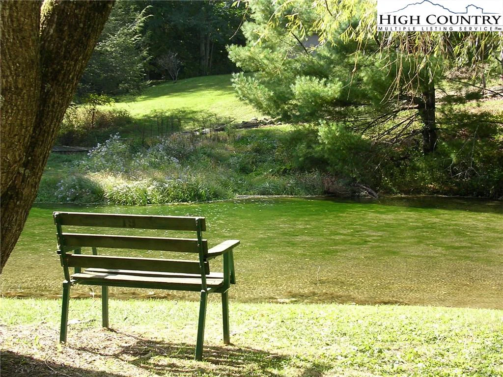 Image number 14 for the current listing