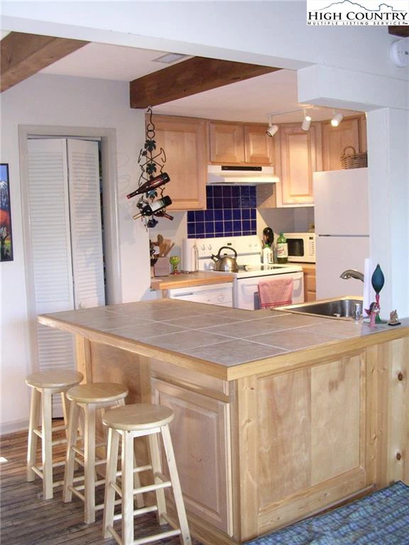 Image number 6 for the current listing