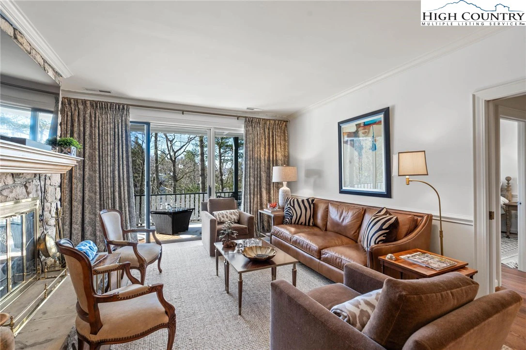 Image number 15 for the current listing
