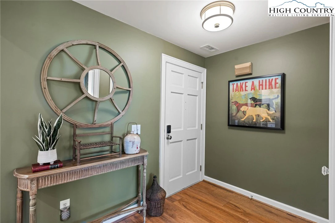 Image number 7 for the current listing
