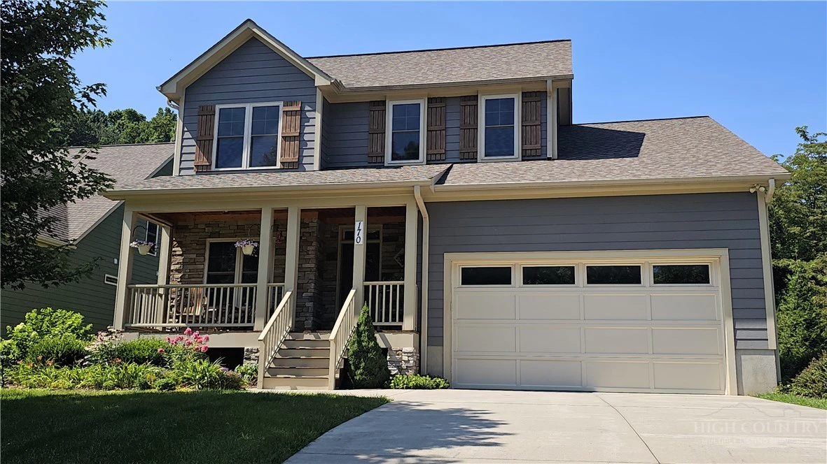 Image number 1 for the current listing