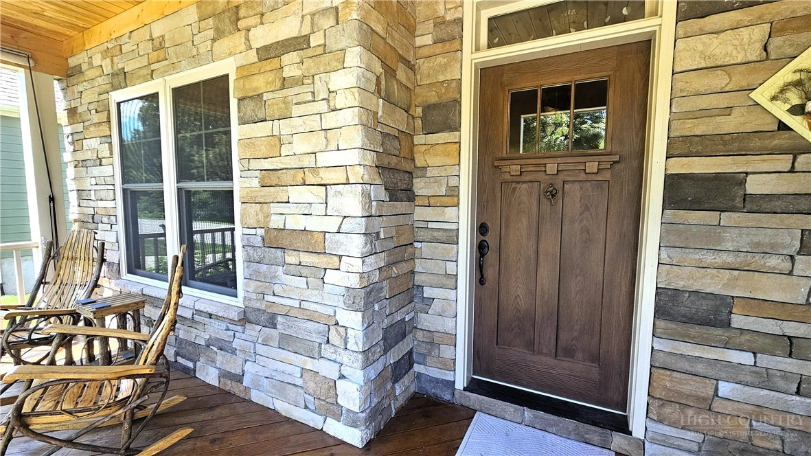 Image number 4 for the current listing