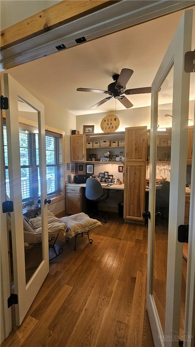 Image number 5 for the current listing
