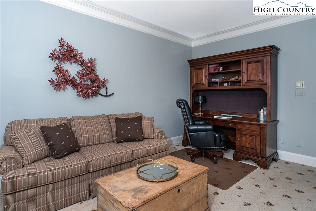 Image number 5 for the current listing