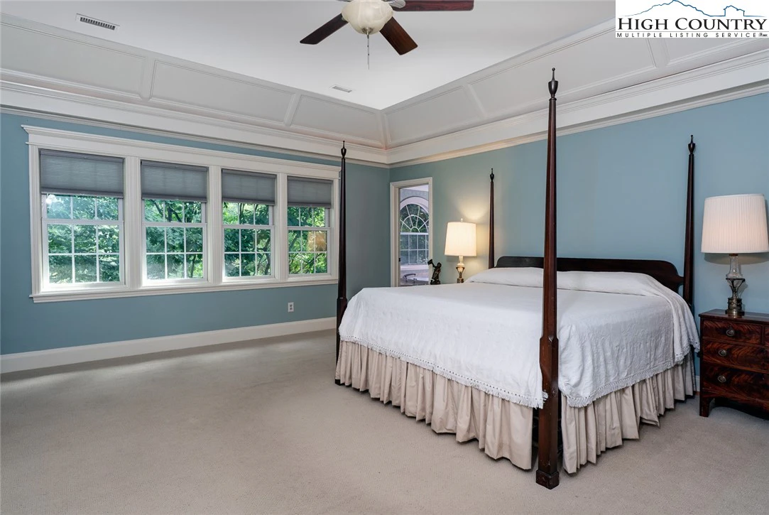 Image number 7 for the current listing
