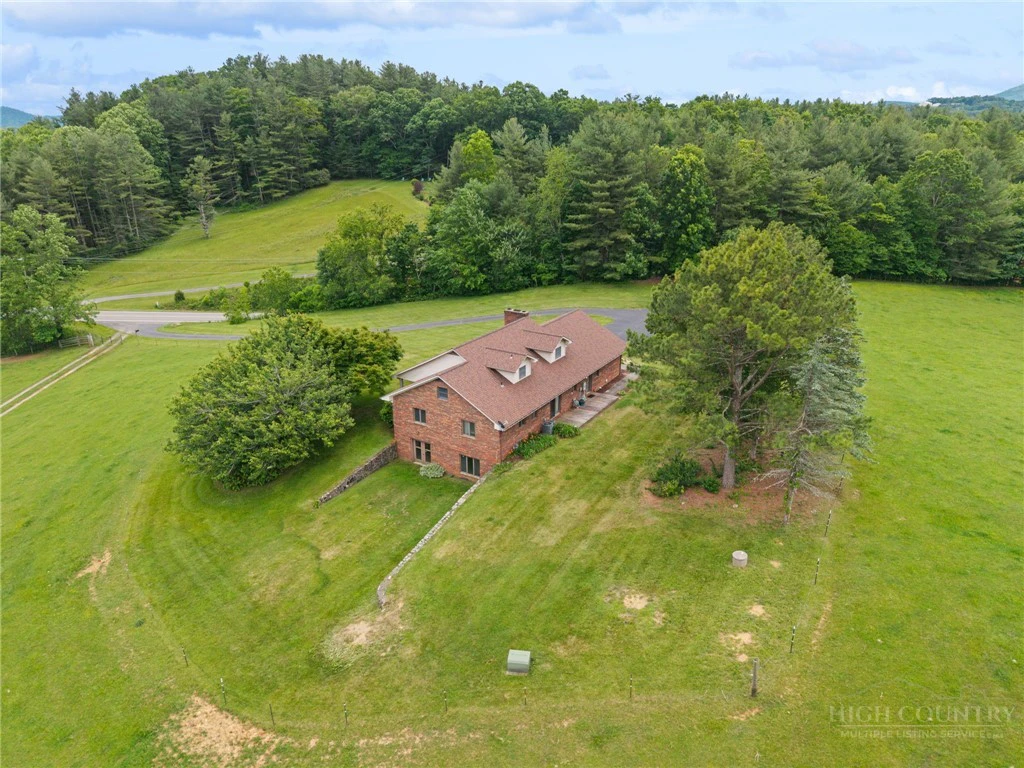 Image number 4 for the current listing