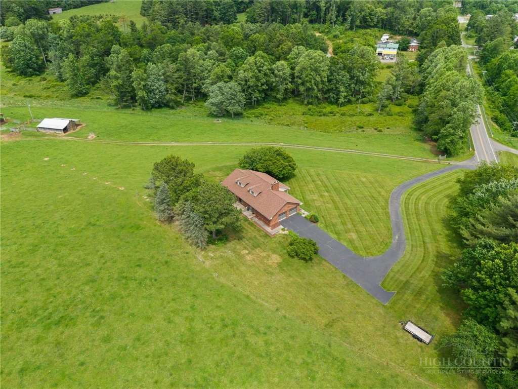 Image number 8 for the current listing