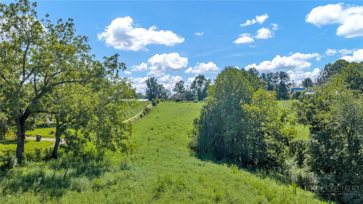 Image number 11 for the current listing