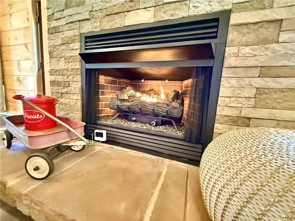 Image number 6 for the current listing