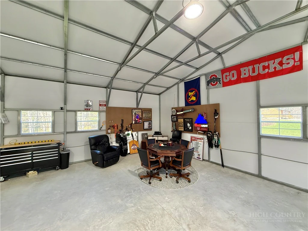 Image number 3 for the current listing