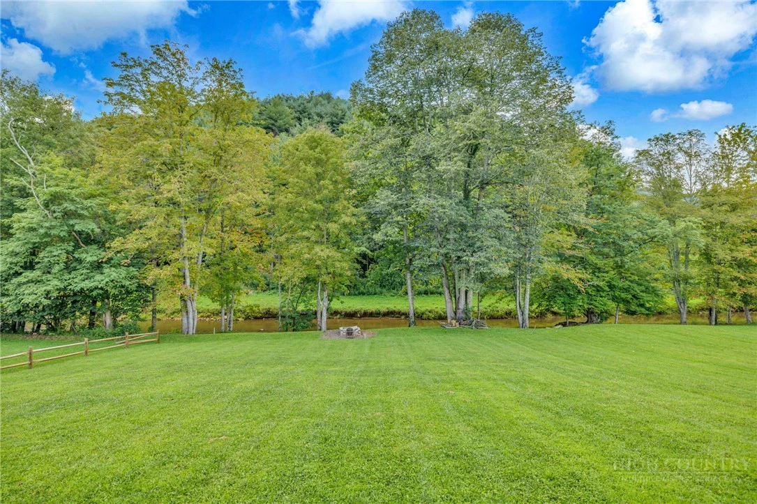 Image number 9 for the current listing