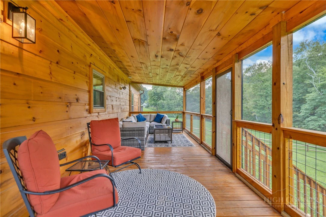 Image number 11 for the current listing