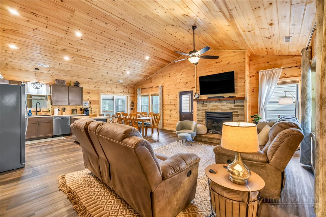 Image number 12 for the current listing