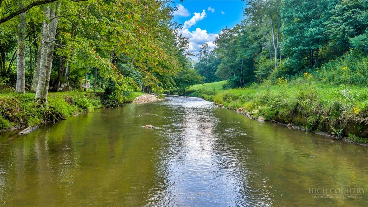 Image number 6 for the current listing