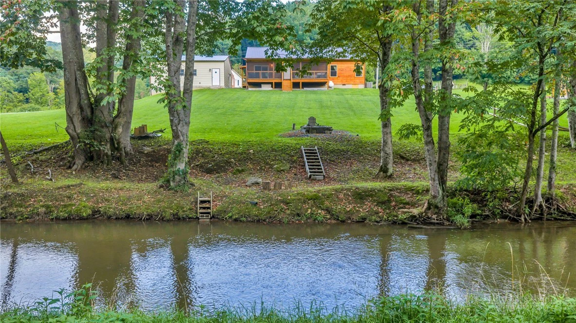 Image number 5 for the current listing