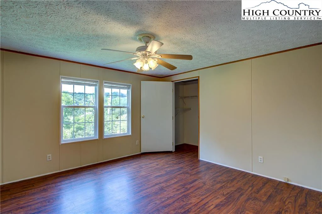Image number 6 for the current listing