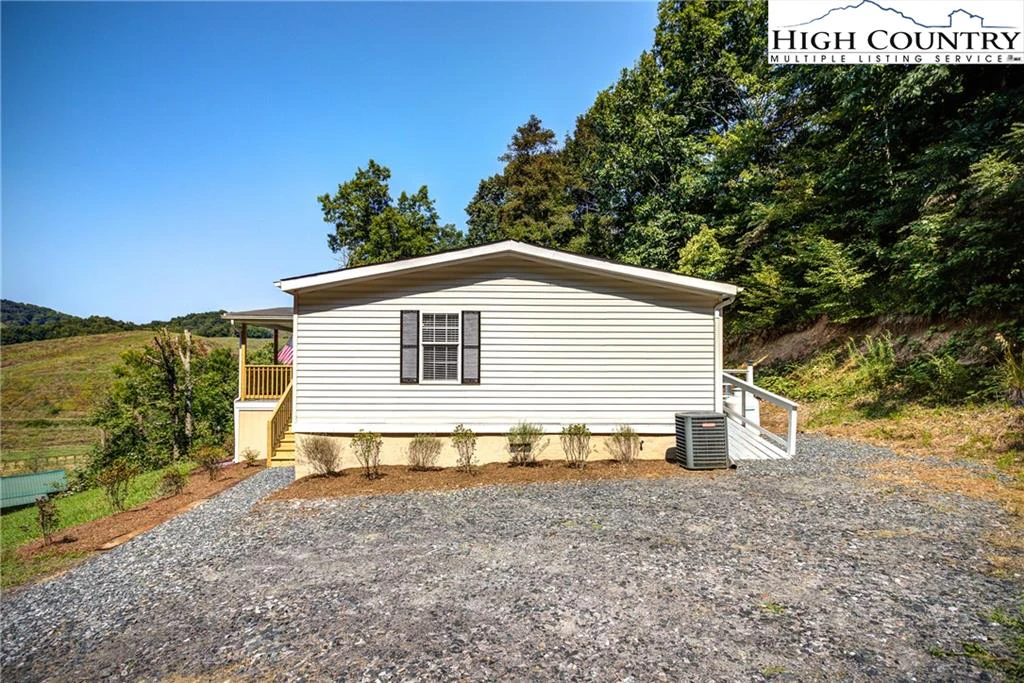 Image number 14 for the current listing