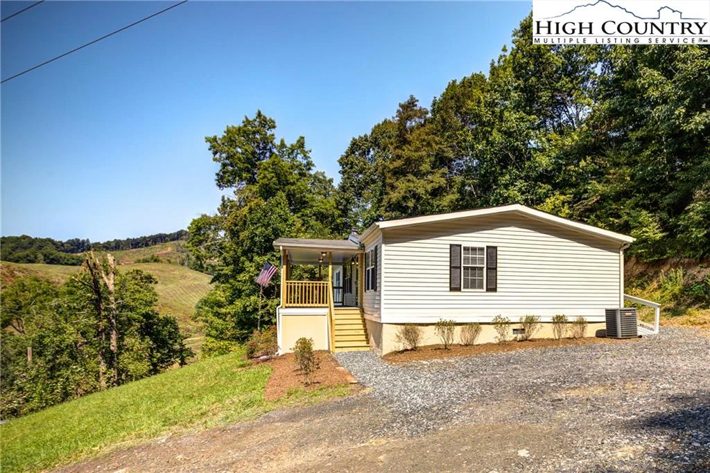 Image number 28 for the current listing