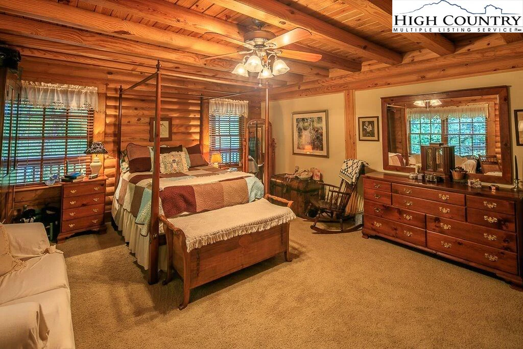 Image number 14 for the current listing