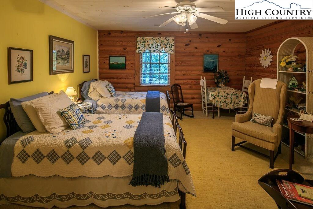 Image number 11 for the current listing