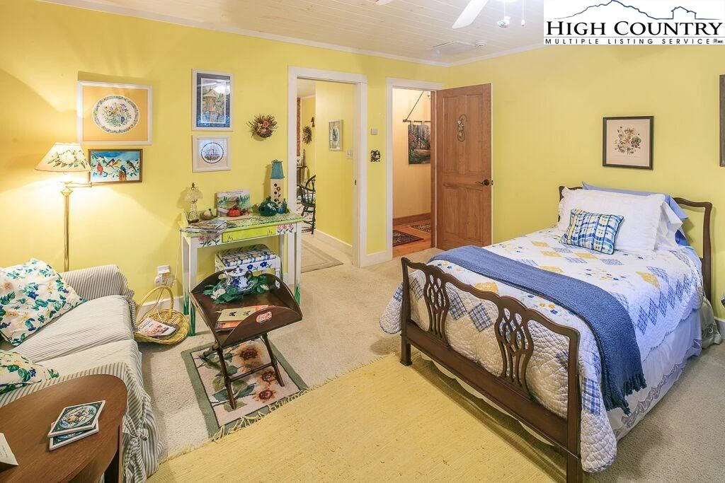 Image number 12 for the current listing